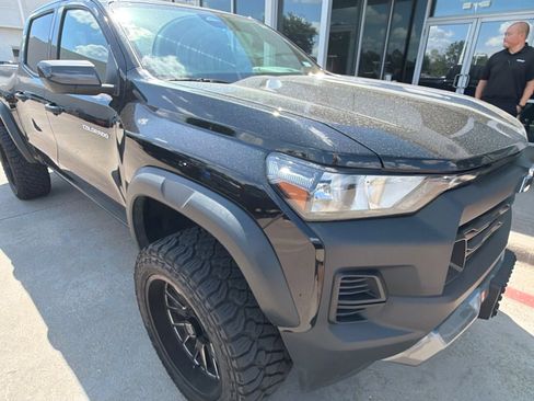 Used 2025 Chevrolet Colorado Trail Boss AWD/4WD image 3