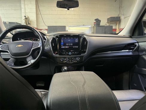 Used 2021 Chevrolet Traverse LT w/ LT Premium Package image 13
