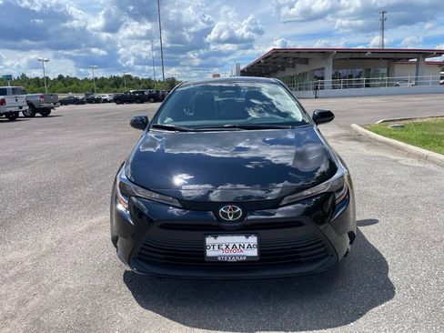 New 2026 Toyota Corolla LE FWD image 2