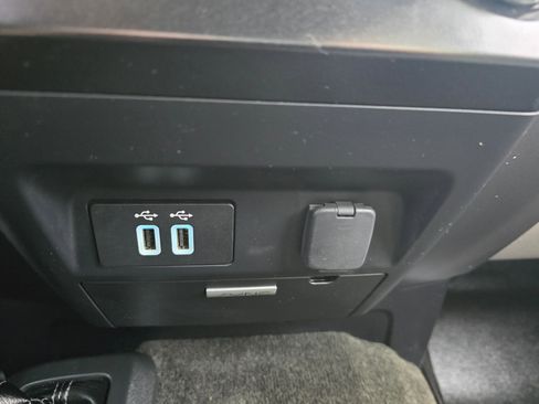 Used 2017 Ford F250 XLT w/ XLT Value Package image 19