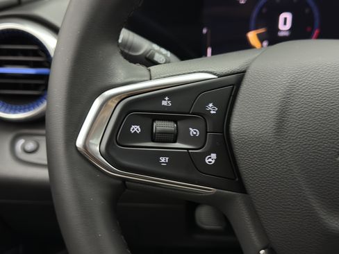 Used 2026 Chevrolet Trax LT w/ Driver Confidence Package FWD image 23