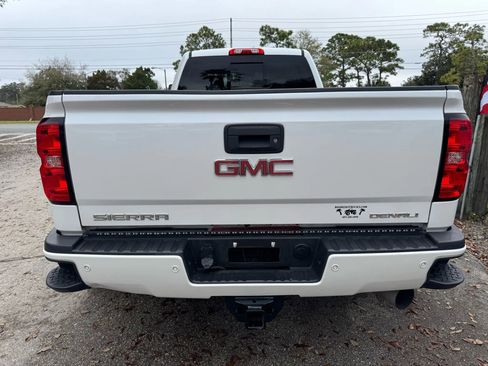 Used 2018 GMC Sierra 3500 Denali w/ Duramax Plus Package image 4
