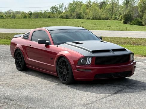 Used 2005 Ford Mustang GT Premium image 1