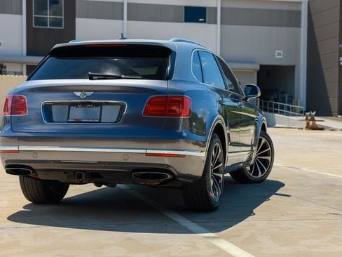 Used 2018 Bentley Bentayga AWD/4WD image 55
