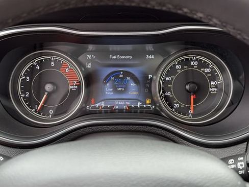 Used 2022 Jeep Cherokee Latitude Lux w/ Sun & Sound Group AWD/4WD image 15