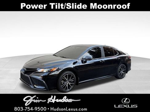 Used 2024 Toyota Camry SE image 1