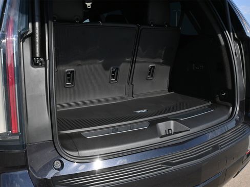 New 2025 Cadillac Escalade Sport Platinum w/ LPO, ONYX Package image 23