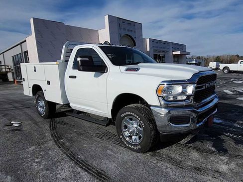 New 2024 RAM 2500 Tradesman w/ Chrome Appearance Group image 2
