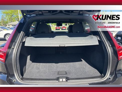 Used 2025 Volvo XC40 B5 Core AWD/4WD image 36