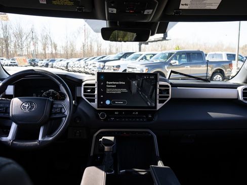 Used 2025 Toyota Tundra Limited image 19