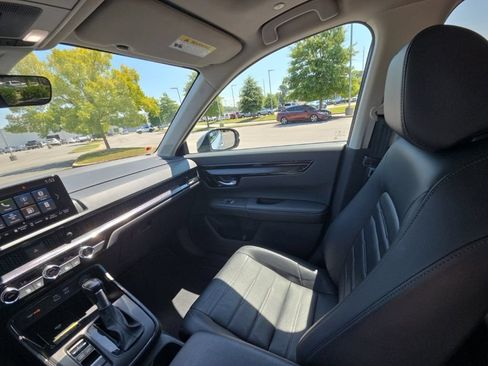 Used 2025 Honda CR-V EX-L image 18