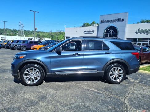 Used 2020 Ford Explorer XLT w/ Equipment Group 202A AWD/4WD image 2