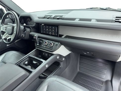 Used 2024 Land Rover Defender 90 S image 42