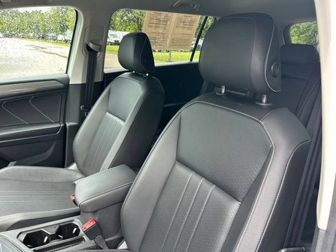 Used 2023 Volkswagen Tiguan SE FWD image 22