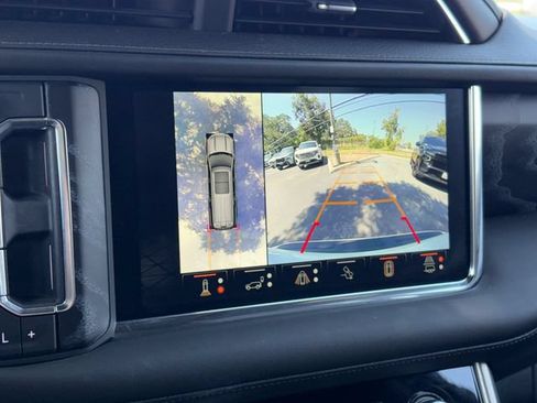 Used 2023 GMC Yukon XL Denali w/ Denali Reserve Package AWD/4WD image 17