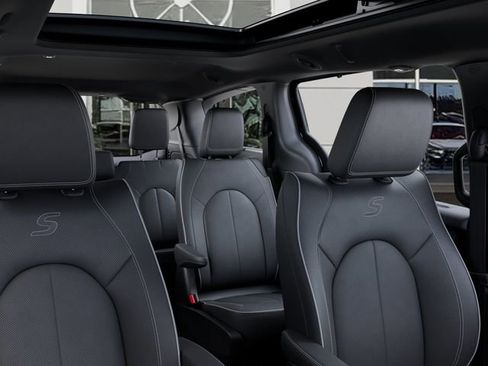 New 2026 Chrysler Pacifica Limited w/ S Appearance Package FWD image 26