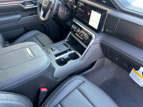 New 2026 GMC Sierra 2500 Denali AWD/4WD image 15