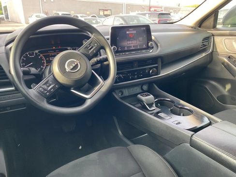 Used 2024 Nissan Rogue S FWD image 17