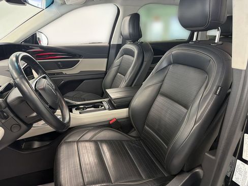 Used 2024 Lincoln Nautilus Reserve image 13