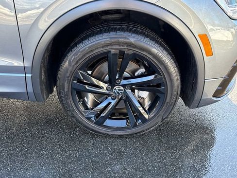 Used 2023 Volkswagen Tiguan SE R-Line image 10