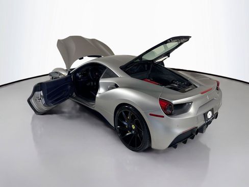 Used 2016 Ferrari 488 GTB RWD image 37