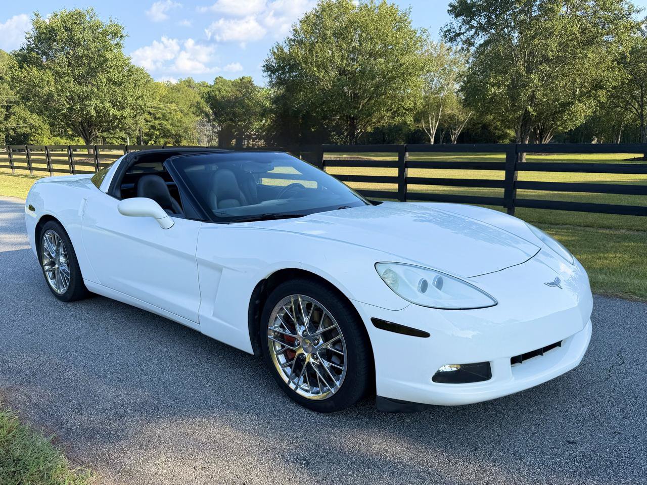 Used 2005 Chevrolet Corvette Coupe w/ Preferred Equipment Group RWD image 7