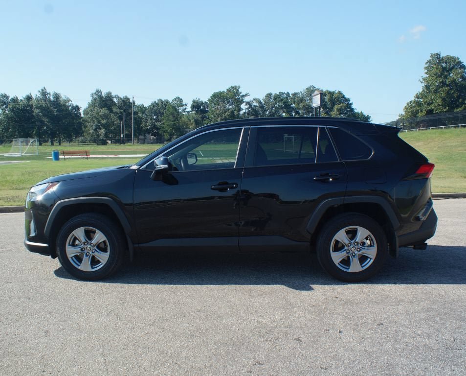 Used 2025 Toyota RAV4 XLE w/ Convenience Package AWD/4WD image 12