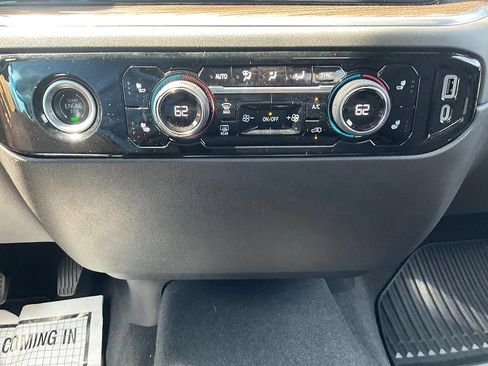 Used 2023 Chevrolet Silverado 1500 LT AWD/4WD image 20