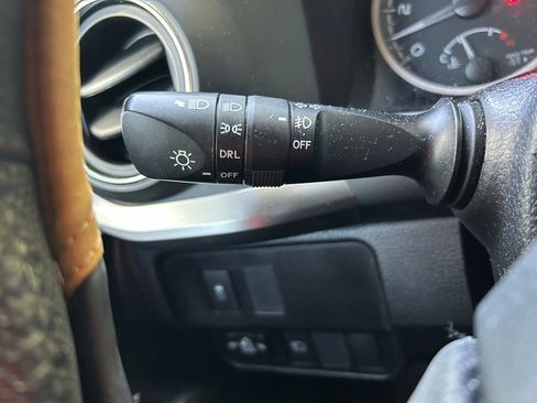 Used 2020 Toyota Tacoma SR5 RWD image 22