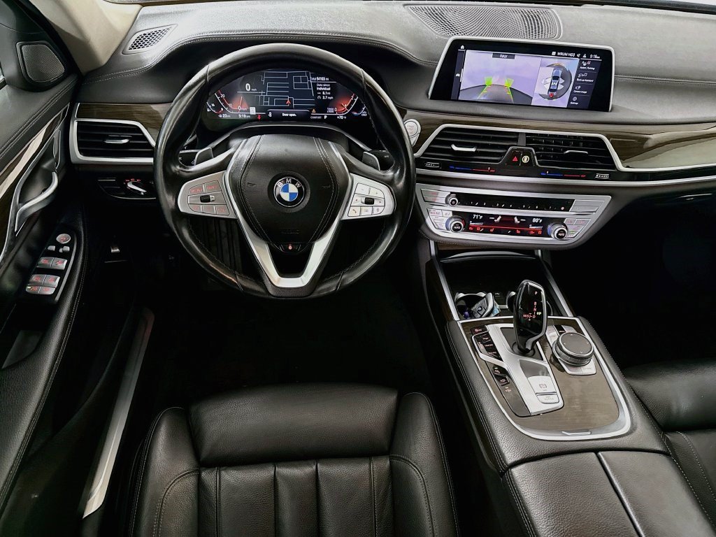Used 2022 BMW 740i RWD image 16