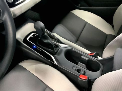 Used 2026 Toyota Corolla LE FWD image 7