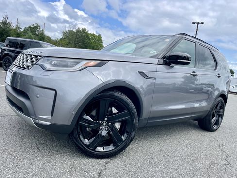 Used 2025 Land Rover Discovery S AWD/4WD image 38