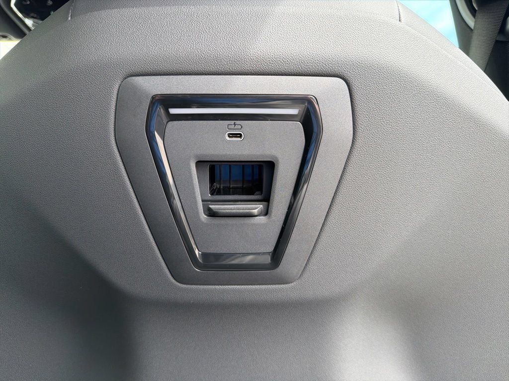 New 2027 BMW 550e xDrive AWD/4WD image 18