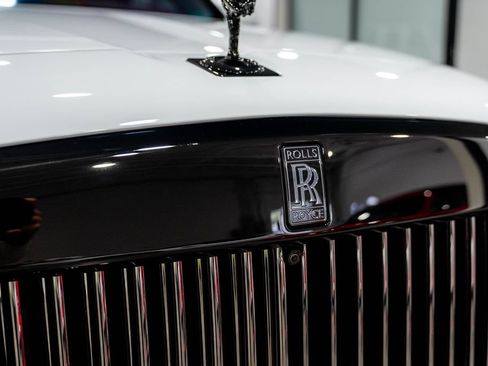 Used 2022 Rolls-Royce Cullinan Black Badge AWD/4WD image 21