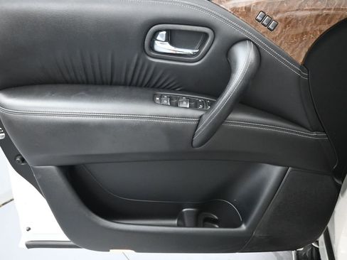 Used 2016 INFINITI QX80 4WD w/ Driver's Assistance Package image 22