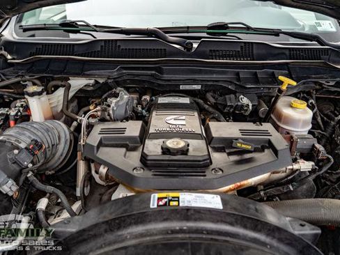 Used 2018 RAM 3500 Laramie image 17