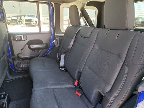 Used 2018 Jeep Wrangler Unlimited Sport S AWD/4WD image 8