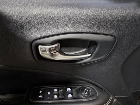 Used 2021 Jeep Compass Latitude FWD image 24