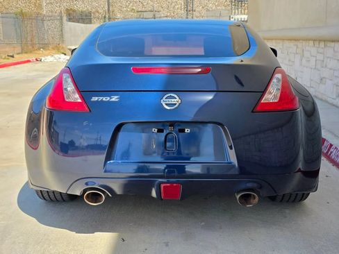 Used 2015 Nissan 370Z Coupe RWD image 4