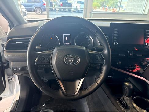 Used 2024 Toyota Camry SE FWD image 18
