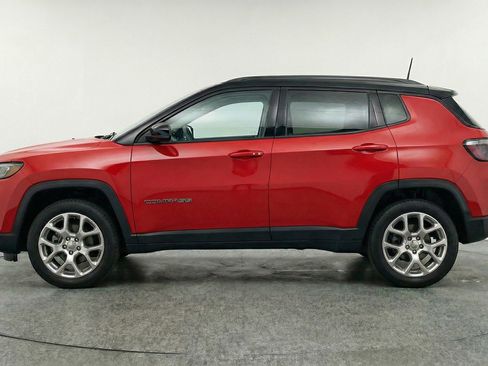 Used 2025 Jeep Compass Limited AWD/4WD image 5