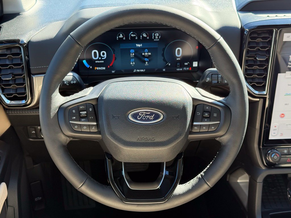 Used 2025 Ford Ranger Lariat w/ Chrome Accent Package AWD/4WD image 15
