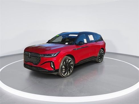 Certified 2024 Lincoln Nautilus Reserve w/ Equipment Group 202A image 4