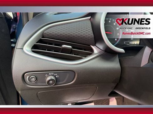 Used 2025 Chevrolet Malibu LT FWD image 29
