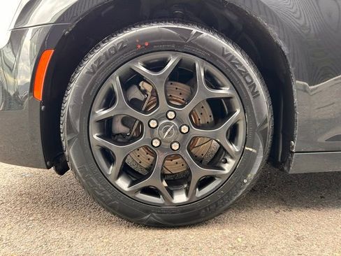 Used 2019 Chrysler 300 S image 11