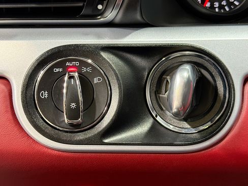 Used 2018 Porsche 911 Turbo S image 32