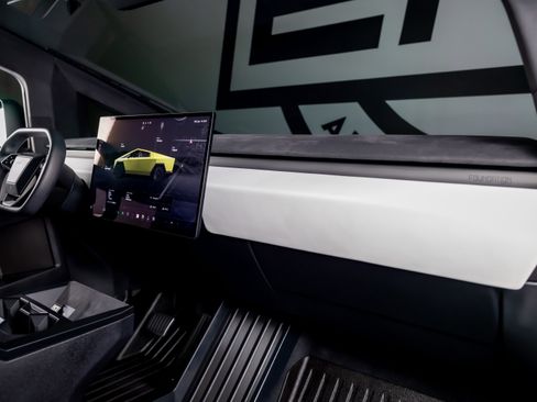 Used 2024 Tesla Cybertruck Cyberbeast image 23