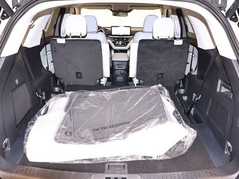 New 2026 Ford Explorer Platinum w/ LUX Leather Package AWD/4WD image 38