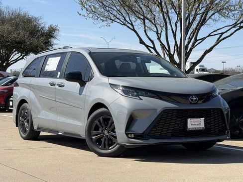New 2026 Toyota Sienna XSE image 2