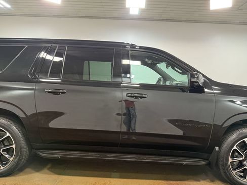 Used 2025 Chevrolet Suburban RST w/ Comfort Package AWD/4WD image 32